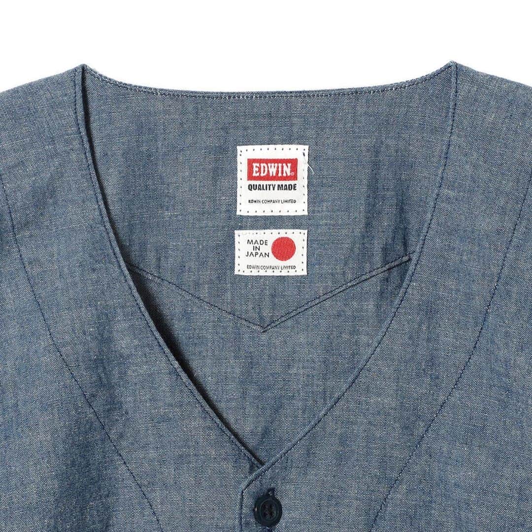 BEAMS JAPANさんのインスタグラム写真 - (BEAMS JAPANInstagram)「＜EDWIN ＞﻿ EDWIN ｺｲｸﾁDNMｼｬﾂ  EDWINポップアップ開催中です！﻿ ﻿  ◆EDWINの原点 1947年、常見米八商店創業。米軍払い下げ衣料品の卸しを始める。当時、物資が不足していた戦後日本において、東京上野のアメ横は食料品や中古衣料品のマーケットとして栄えた。日本で初めてジーンズ（当初は中古ジーンズ）を販売したのがこのアメ横であった。後に常見米八商店は米国から中古ジーンズの輸入を行い、アメ横にも近い日暮里で中古輸入ジーンズを洗い、補修し、アメ横の販売店へ供給した。その後、中古ジーンズだけでなく、新品のジーンズも輸入される時代となったが、当時の米国製ジーンズは、固い、縮む、色落ちする、そして高額であったことから、日本の市場にフィットしなかった。もっと日本人の体型にあった、履きやすいジーンズを自分たちの手で創ること、この思いがジーンズメーカーEDWINの原点となる ﻿ ﻿ BEAMS JAPAN 4F﻿ ☎︎03-5368-7328﻿ @beams_japan﻿ @tokyo_cultuart ﻿ #beams﻿ #beamsjapan﻿ #beamsjapan4th﻿ #tokyocultuartbybeams #edwin #denim  #鯉口シャツ」9月24日 12時39分 - beams_japan