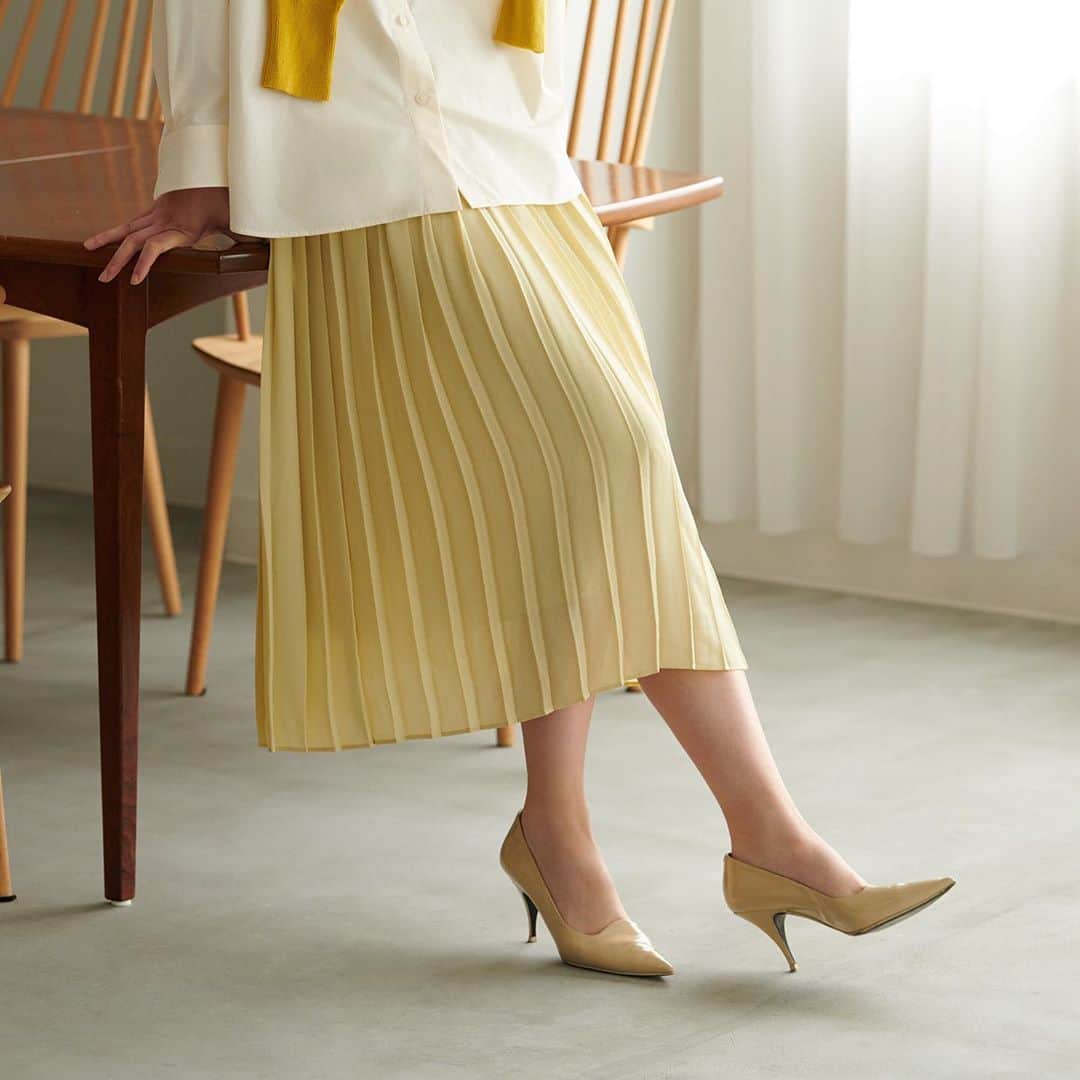 ユニクロさんのインスタグラム写真 - (ユニクロInstagram)「Enjoy easy elegance—anytime, anyplace—with our soft chiffon long skirt. #UNIQLO #LifeWear」9月24日 12時51分 - uniqlo