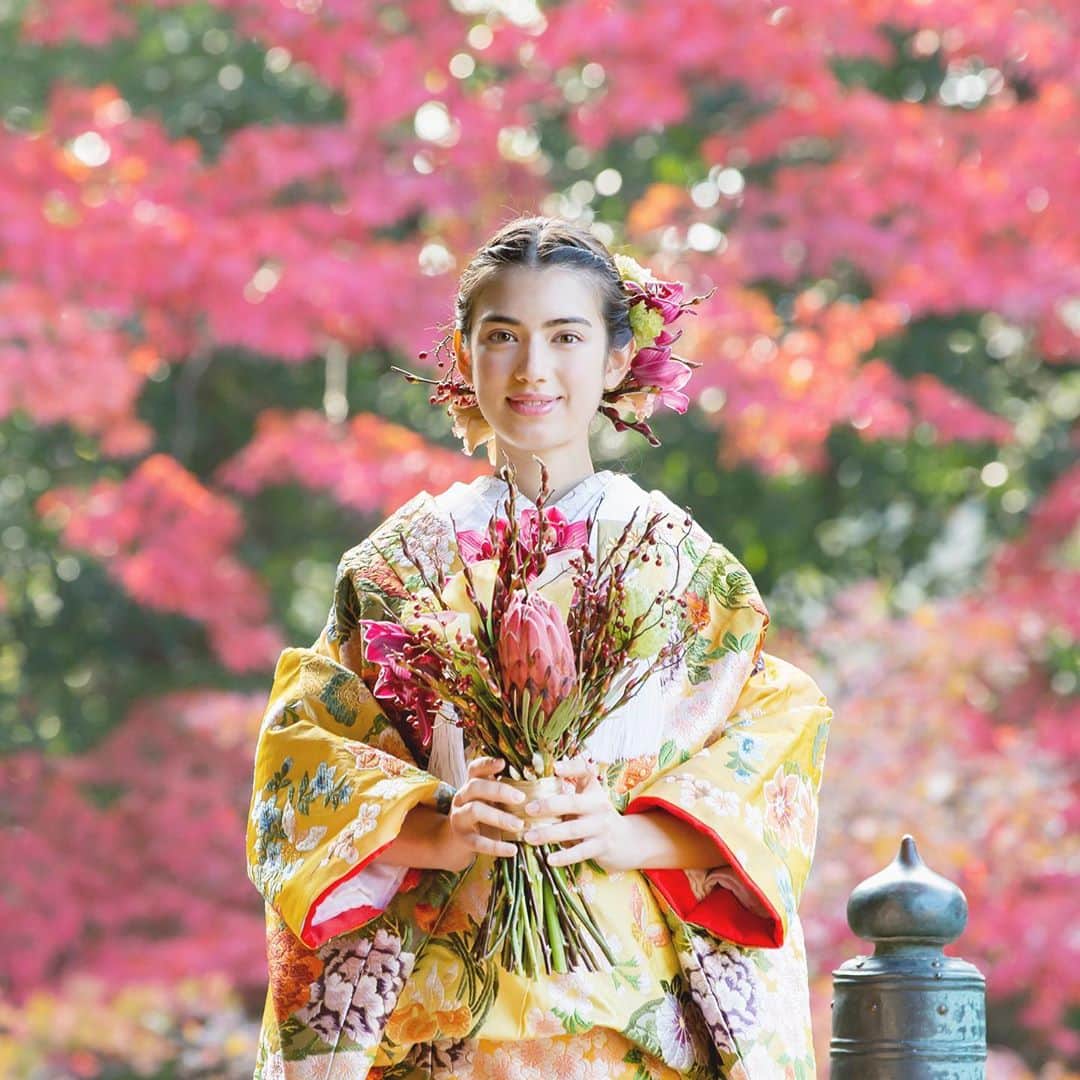 CLAIREのインスタグラム：「紅葉ロケーション撮影ご予約受付中🍁 ・ @clairebridalstudio」
