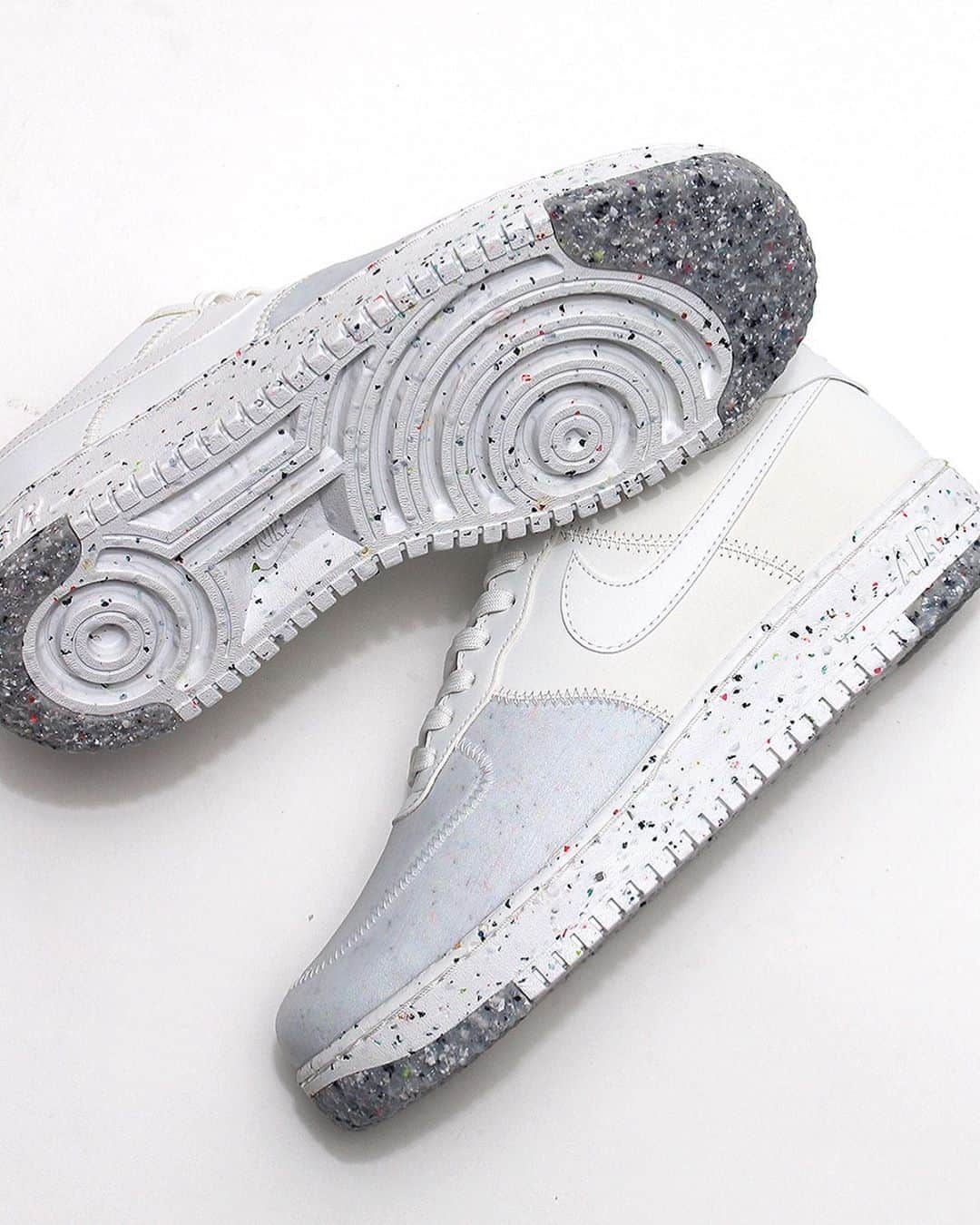 A+Sのインスタグラム：「2020 .10 .1 (thu) in store  ■NIKE AIR FORCE 1 CRATER COLOR : SUMMIT WHITE SIZE : 26.0cm - 29.0cm PRICE : ¥12,000 (+TAX)  洗練された伝説のスタイル。 フープのアイコンを新たに取り入れたNike Air Force 1 Craterは、クラシックなバスケットボールスタイルとモダンな構造を融合しています。つま先の半透明のテキスタイルが再生素材の鮮やかなブレンドを表現し、独特の大胆な外観を提供し、アウトソールにナイキグラインドラバーのアクセントと超ソフトなクレーターフォームミッドソールがモダンなひねりを加えています。  LEGENDARY STYLE REFINED. A fresh take on the hoops icon, the Nike Air Force 1 Crater blends classic b-ball style with modern construction. The translucent textile on the toe reveals a vibrant blend of reclaimed materials, giving you a bold 1-of-a-kind look, while Nike Grind rubber accents on the outsole and the supersoft Crater Foam midsole add a modern twist.  #a_and_s #NIKE #NIKEAIR #NIKEAIRFORCE #NIKEAIRFORCE1 #NIKEAIRFORCE1CRATER」