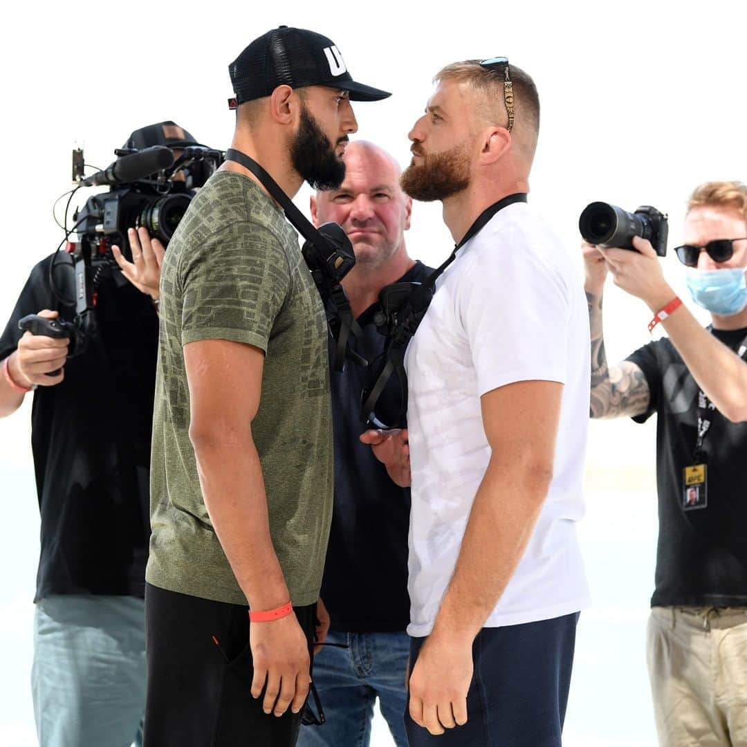 UFCさんのインスタグラム写真 - (UFCInstagram)「A new dawn at light heavyweight! 👑  Who leaves on the throne? @DomReyes24 vs @JanBlachowicz   [ #UFC253 - LIVE on ESPN+ PPV: LINK IN BIO ]」9月24日 19時13分 - ufc