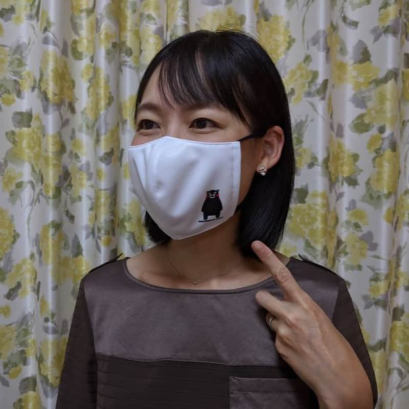 女子アナ47のインスタグラム：「熊本県出身のフリーアナウンサー山城優子です。マスク生活にすっかり慣れてきた今日この頃。マスクをファッションの一部と考えると、アイメイクにも自然と気合が入るようになりました。 皆さんはお気に入りのマスクはありますか？ 今回はおすすめのマスクや、まちで見かけたマスク姿のあのキャラクターをご紹介。   詳しくはプロフィール欄にあるURLから47発信プロジェクトをご覧ください！   #女子アナ47 #女子アナ発信プロジェクト #アナウンサー #フリーアナウンサー #女子アナ #地方創生 #リポータ　#ブログ #47都道府県 #地方創生アナウンサー #地域活性化 #町おこし #熊本 #熊本 #くまモン #マスク #くまモンマスク #銀座熊本館 #銀座 #不二家 #キティちゃん #マイメロディ #サンリオ　#文明堂座三越 #ライオン像」