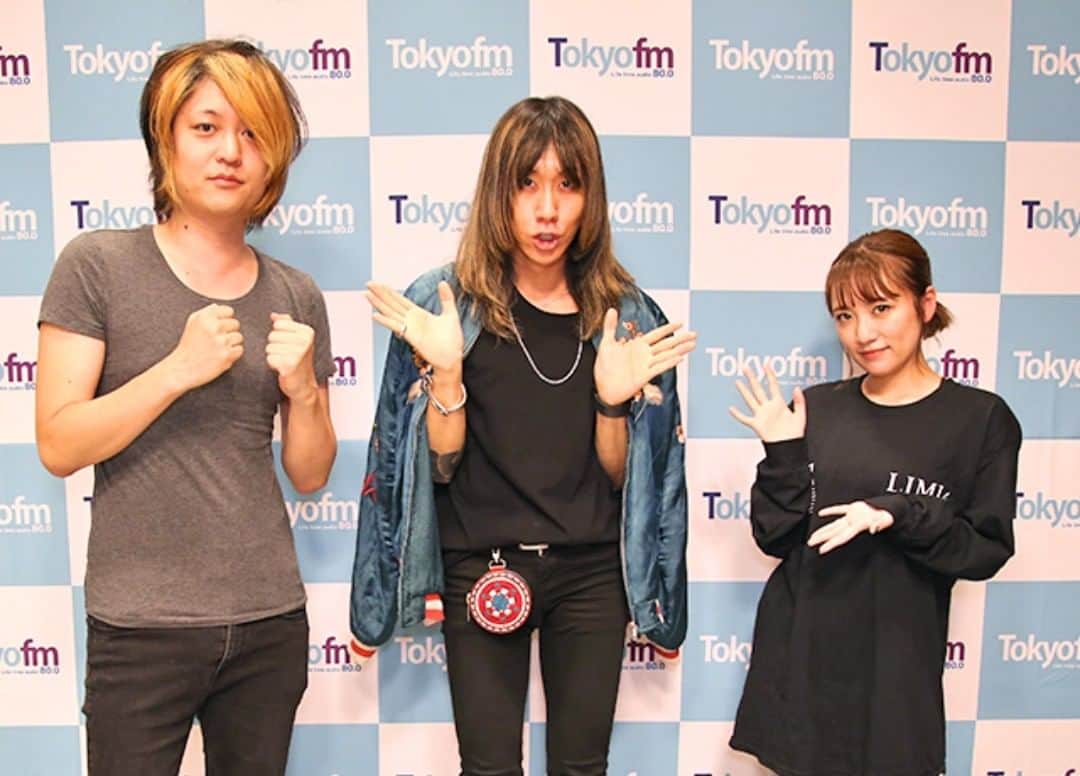 高橋みなみの「これから、何する？」のインスタグラム：「#これなに にゆかりのある方が毎日登場！  ✨SUPER BEAVERの #渋谷龍太 さん✨お越しいただきました！ いつもいつも助けてくださいました！ 本当に、ありがとうございました！  #たかみな #高橋みなみ #古谷経衡 #tokyofm #sb15th #SUPERBEAVER」