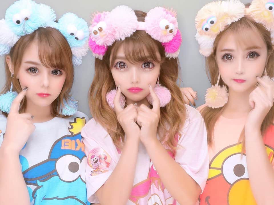 MIAのインスタグラム：「お揃いってやつ‎(◍˃ ᵕ ˂◍) . . . #キャバ嬢 #キャバクラ #歌舞伎町 #すすきの#ミナミ #中洲 #プリント倶楽部 #プリクラ  #ユニバ #ユニバコーデ #ダンサー  #ショーパブ  #プリティーウーマン #プリティーウーマンみあ」