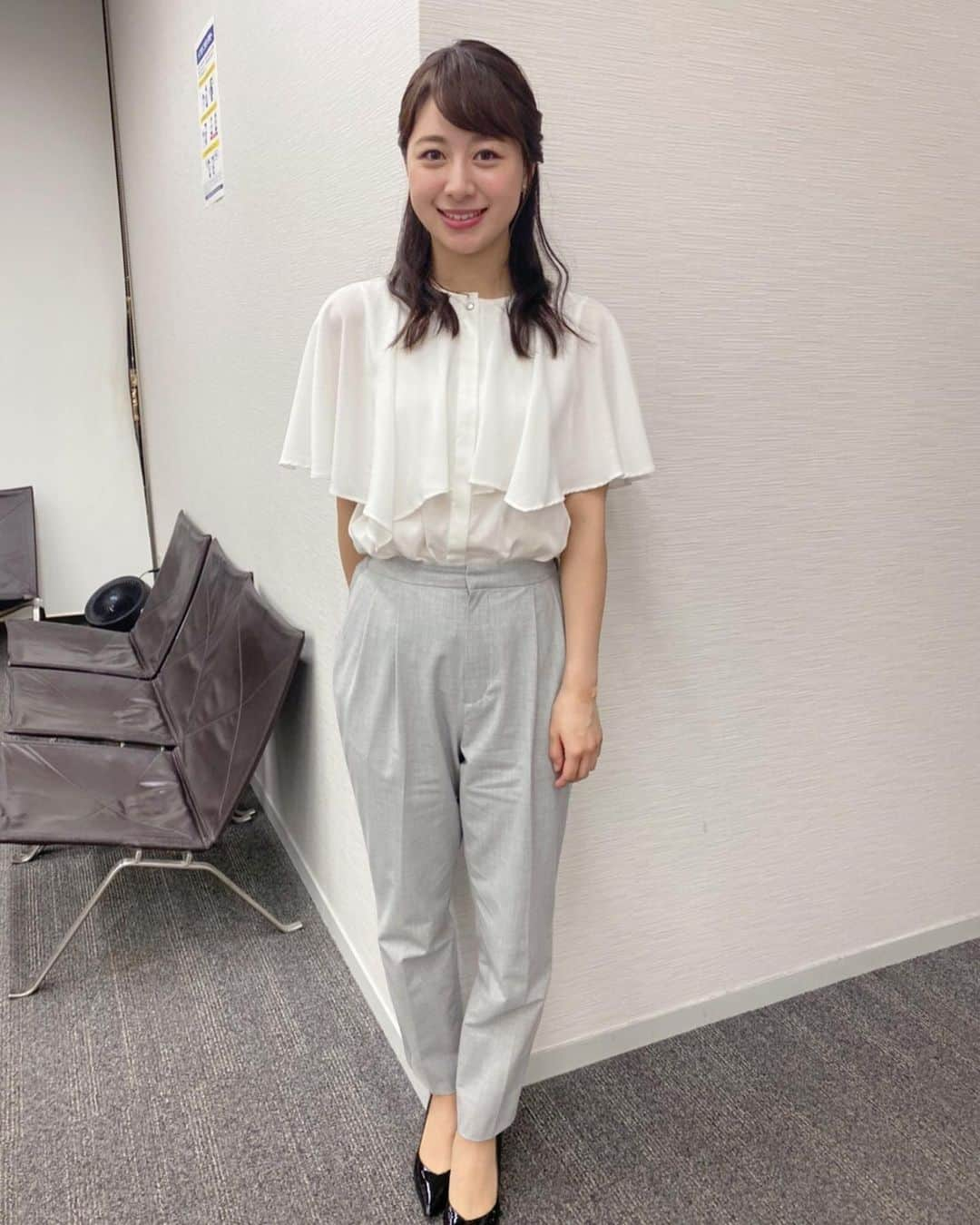 林美沙希さんのインスタグラム写真 - (林美沙希Instagram)「今週の衣装写真です👚 一気に涼しくなって、秋服の季節になりましたね。  #jチャンネル#林美沙希 #衣装 #nolleys #rawfudge #oldengland」9月24日 15時04分 - misaki0hayashi