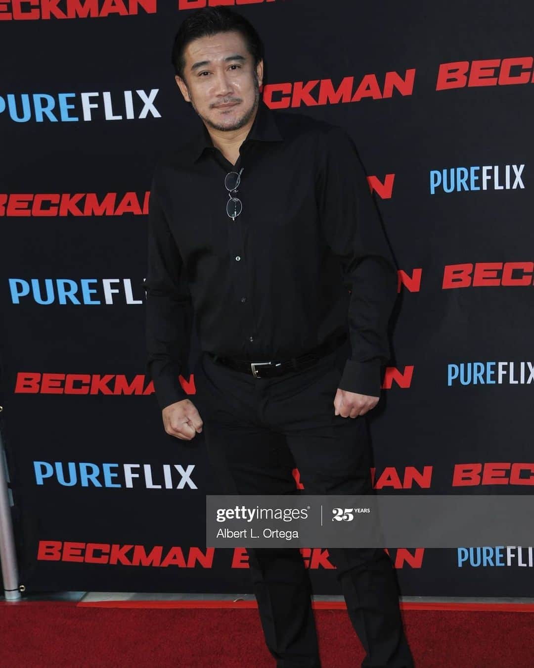 のインスタグラム：「A few more photos from premiere!   Of course I did some poses they didn't even ask me to do...　😵😏🥳 hahahaha.   @beckmanmovieofficial   #beckmanmovie」