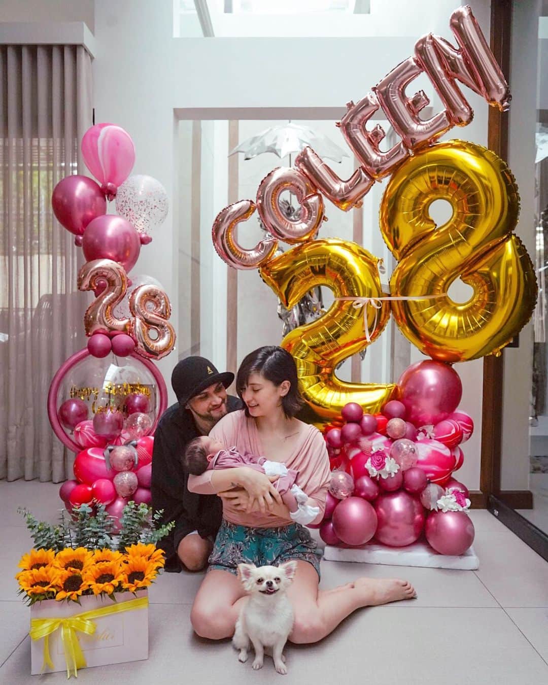 Coleen Garciaさんのインスタグラム写真 - (Coleen GarciaInstagram)「Thank you for all the birthday greetings, and for making me feel extra loved today! 💕 I haven’t had much time for anything other than catering to our baby, but this time has been special, and I know it’s gonna go by so fast. Still trying to adjust—physically, mentally, and emotionally—to what feels like a whole new life, so I’ve kind of been in my own little bubble lately. The past couple of weeks have been challenging, but I’m so so thankful, and I feel incredibly blessed and determined to be the best I can be. Never really cared much about my birthday, but this little guy has given me a new reason to love my birth month. 🥰 Thank you, Lord, for the gift of family. It’s all I really need. ❤️」9月24日 16時20分 - coleen