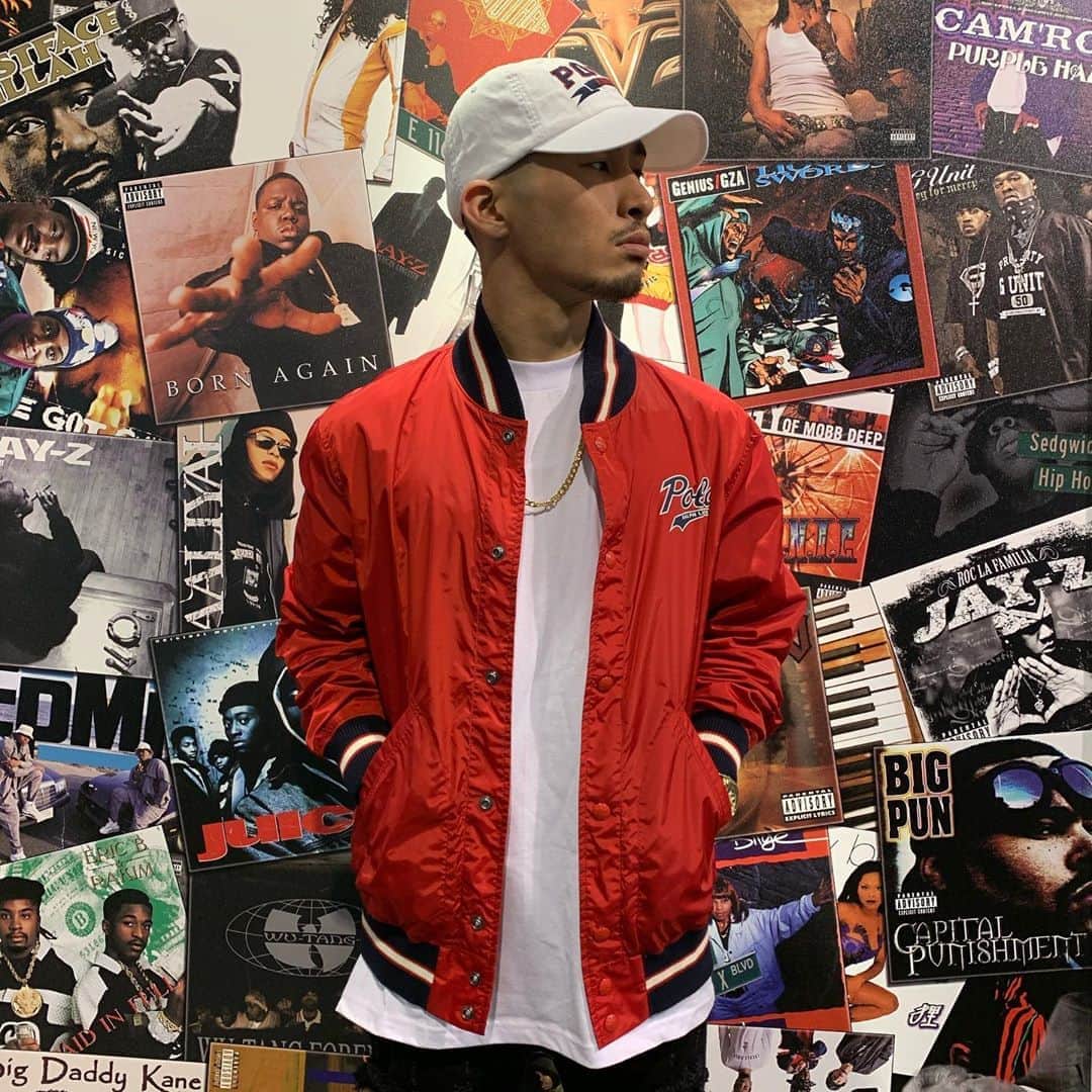 のインスタグラム：「POLO RALPH LAUREN🐎 BASEBALL JACKET入荷しています🧏🏿🌟  ナイロン生地の薄手素材になっていて雨の日や肌寒い日にサラッと着用できるジャケットです👏🏿✨  165cm  Mサイズ着用 . 🗽DiverCity🎡 11:00~20:00  #growaround  #growaroundnewarrivals  #growarounddivercity  #poloralphlauren」