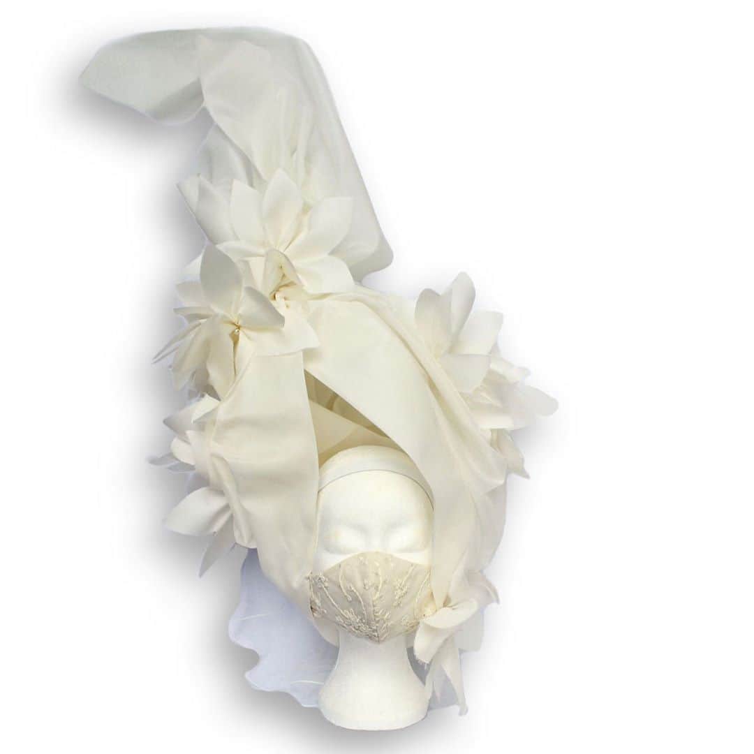 クリスティーズさんのインスタグラム写真 - (クリスティーズInstagram)「A face mask fit for a couture bride 🕊️⠀ .⠀ This 'Bridal Mask', created by fashion designer Ronald van der Kemp (RVDK), is offered as part of our online charity auction of 29 unique face-masks, sold to benefit Refugee Company. A base mask of intricately embroidered tulle on silk is adorned with a headdress formed of raw-edged organza and Mikado silk in floral design with pearl-insets, with a bridal veil at the back.⠀ .⠀ Executed in 2020, this lot is accompanied by an original and framed sketch of the design by the couturier.⠀ .⠀ All 29 face masks will be on view at Christie's Amsterdam (Vondelstraat 73, Amsterdam) and can be viewed by appointment weekdays from 10 am to 5.00 pm between 17 and 30 September 2020. ⠀ .⠀ Follow the link in bio to discover every design.⠀ .⠀ RVDK Ronald van der Kemp (b. 1964), Bridal Mask. Estimate: €500-800. No reserve.⠀ .⠀ Couture for Change, Ronald van der Kemp (RVDK) Couture Face masks in Aid of Refugee Company — 17 - 30 September, online.⠀ .⠀ #ronaldvanderkemp #rvdk #polkadot #facemask #couture #charityauction」9月24日 16時48分 - christiesinc