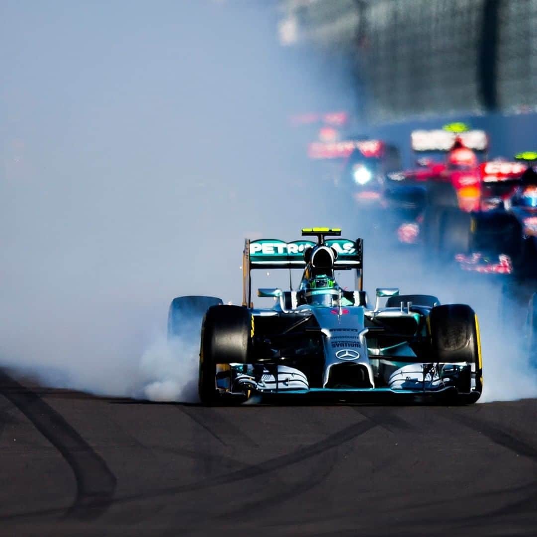 F1さんのインスタグラム写真 - (F1Instagram)「Sending it Sochi style 😎💨⁣ ⁣ @NicoRosberg pushed the limits, plus a bit more, in 2014 📸😉⁣ ⁣ #F1 #Formula1 #RussianGP #Rosberg #Mercedes #Motorsport」9月24日 17時04分 - f1