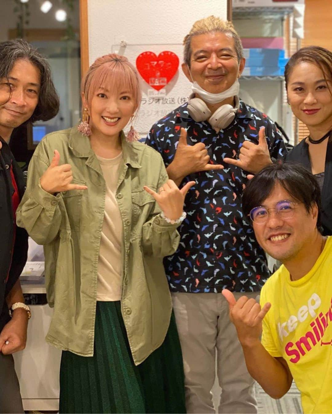 山田まりやさんのインスタグラム写真 - (山田まりやInstagram)「大心友ZOOCOの狛江ラジオゲスト出演❣️後日ムネまりチャンネルでも❣️ ・ ・ お楽しみいただる様に 絶賛編集中です‼️😆😆🎉✨ ・ ・ メッセージやリクエストを下さいましたリスナーの皆様💖✨ ありがとうございました😂🙏💖✨ ・ ・ ディレクターの吉田さん✨ 名古屋ディレクター✨ 会いに来てくれた😂www 別曜日のパーソナリティであり イラストレーターの野崎淳之介さん✨ 偉大な音楽プロデューサーでムネまりチャンネルもプロデュースしてくれている YANAGIMANさん✨ いつも撮影、編集してくれている たいしくん✨ 皆々様お疲れ様でした😘✨ ・ ・ 再放送が今日の24時OUR TIME内であります✨ 聴き逃した方は是非❣️ リスラジ、サイマルラジオで全国どこからでも聴けますよ〜😆✨ ・ ・ #zooco @zooco1225  #yanagiman @yanagiman1109  #狛江ラジオ  #youtube  #ムネまりチャンネル  #グッドボタン👍 #チャンネル登録お願いします 🛎✨ #プロフィールから飛べまーす ❤️ #山田まりや #ムネくん #親子 @central_official_  #小学2年生 #7歳 #男の子 #ママ #hairstyle #color #pink #instagood #instalike #instafashion #instadaily #love #loveislove」9月24日 17時12分 - mariya.yamada