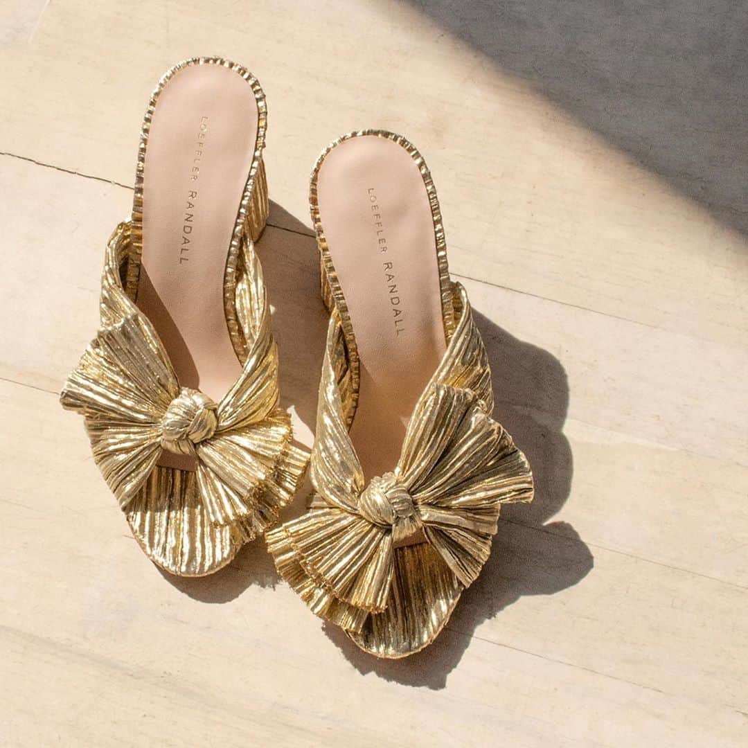 のインスタグラム：「Our first pleated style, Penny, will always hold a special place in our hearts ✨」
