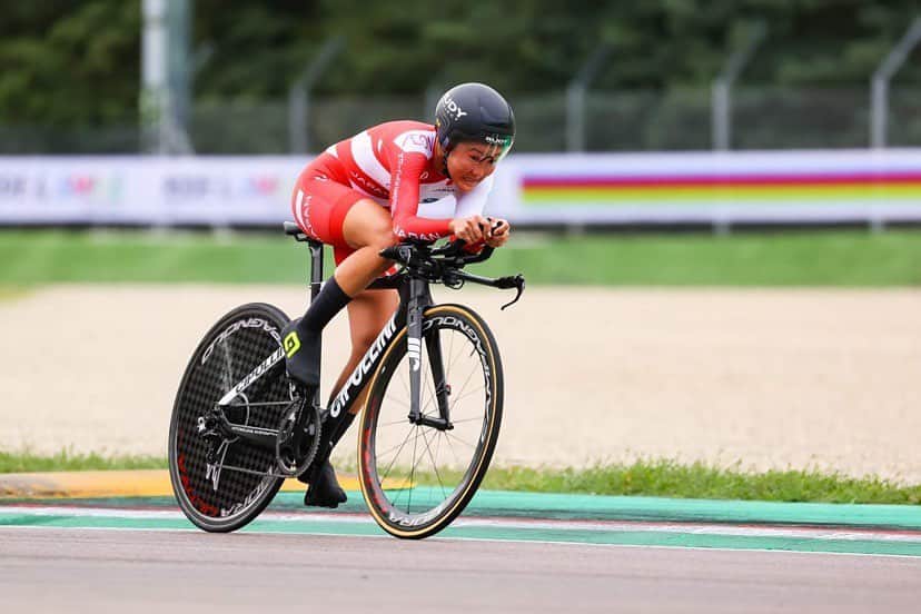 與那嶺恵理のインスタグラム：「Done&dusted ✅ my #Imola2020 @imola_er2020 #TimeTrial 🌪  Try to push as much as possible & Feel the concentration 🇮🇹🌈  . . Of course I want to be more speed but this is what it is for me at the moment. Always great honor to have this opportunity 😌 I’m satisfied to ride this road 🙆🏻‍♀️ . . Thank you for everything & everyone on my side ❤️ Bring it to next as well 💪🏻 Road Race on Saturday 🌪 . . 📸: @keitsuji  #今日のエリさん　#WorldChampionship #rudyproject #cipollini #campagnolo #Alecycling」