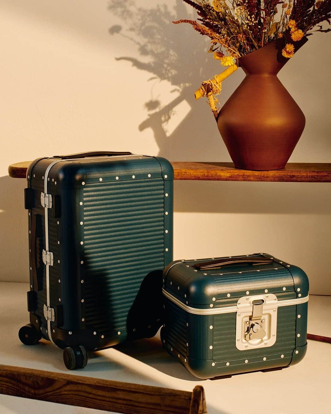 MR PORTERのインスタグラム：「Your luggage just got a First Class upgrade courtesy of  @fpm_milano — the Italian brand that have been crafting beautiful luggage since 1946. Head to the link in bio to take a trip with us. #MRPORTERxItalianMasters」
