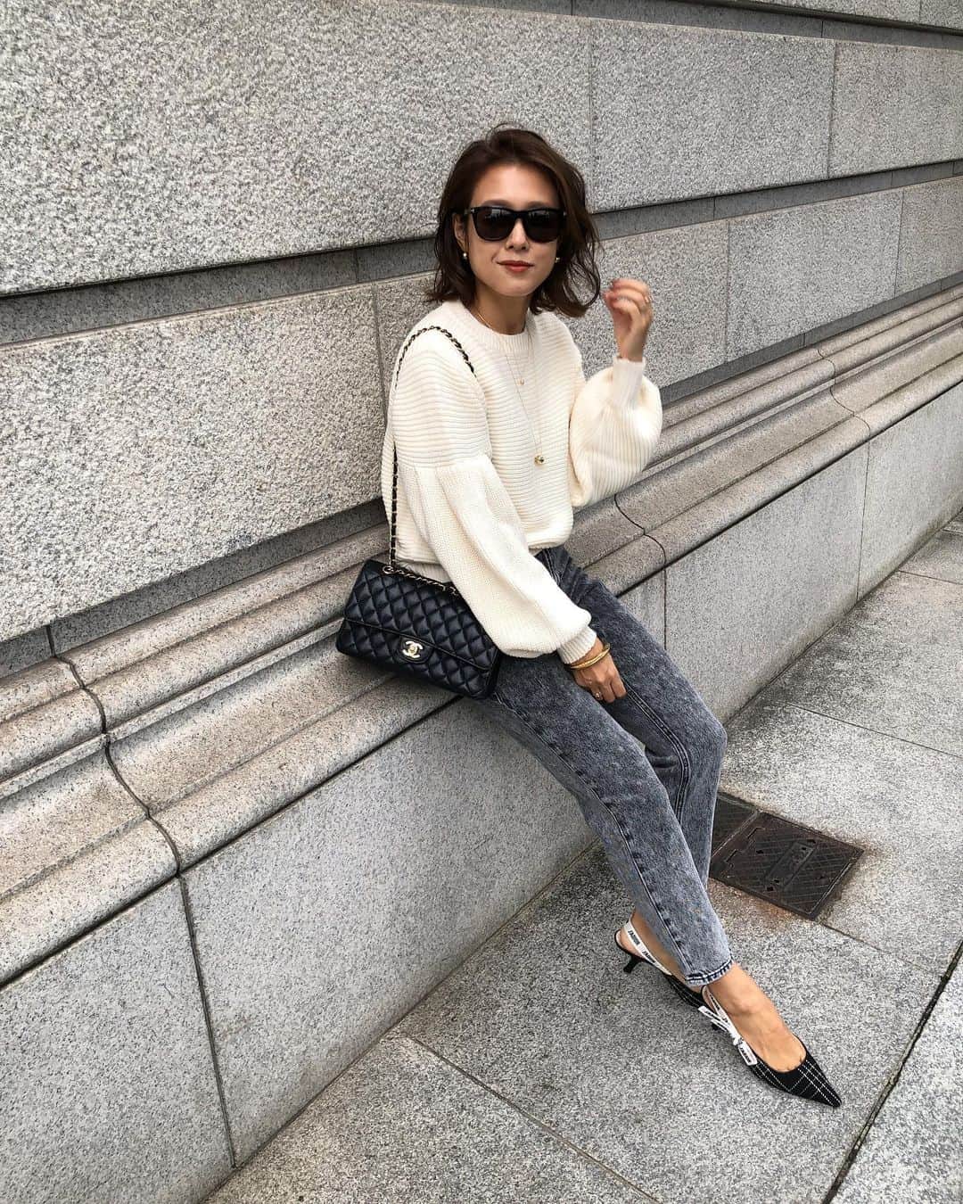 のインスタグラム：「2020.9.24 ・ そろそろニットの準備も🧶 お袖ぽわんが可愛いデザインニット 萌え袖にキュン♡ ・　 ・  @fifth_store  #ボリュームスリーブデザインニット #プチプラ #fifth #fifthtl#フィフス#カジュアル#ママコーデ#160cm以上コーデ#シンプルコーデ#ニット」