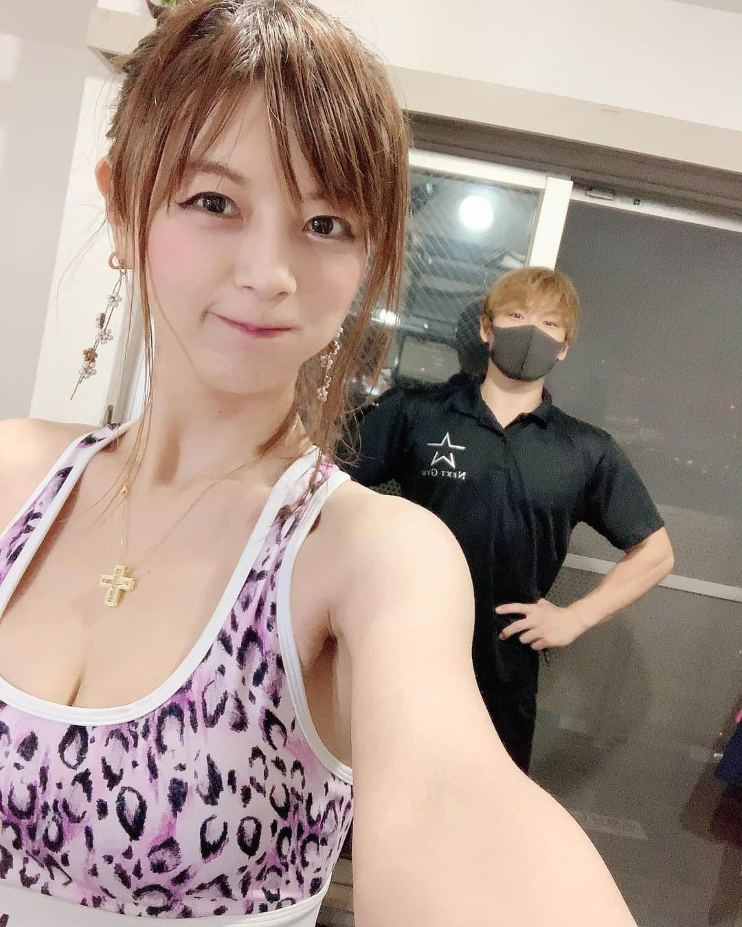 satomiさんのインスタグラム写真 - (satomiInstagram)「トレーニング🏋️‍♂️🏋️‍♂️ 二の腕ぱんぱん。。今日もたくさん 鍛えてもらいました( ˶ˆ꒳ˆ˵ )♡ ・ あと2キロ🐷 👉👉( @yuuuuutto.__ )  ・ ネックレスは @akura_accessory  現在、全商品20%OFFキャンペーン 中だよ〜！！ 【クーポンコードsatomi】  ・  ______________________________ ・ トレーナー→( @next__gym ) ・ ______________________________ ・ ・ ・ #ネクストジム #nextgymtokyo #筋トレ #ヒップアップ #nextgym  #目黒ジム　 #ネクストジムトウキョウ  #イケメントレーナー #バストアップ  #腹筋女子 になりたい #くびれ #フィットネス #プロテイン #減量 します #筋トレ女子  #スポーツウェア　 #フィットネス女子」9月24日 19時22分 - saatoomii47