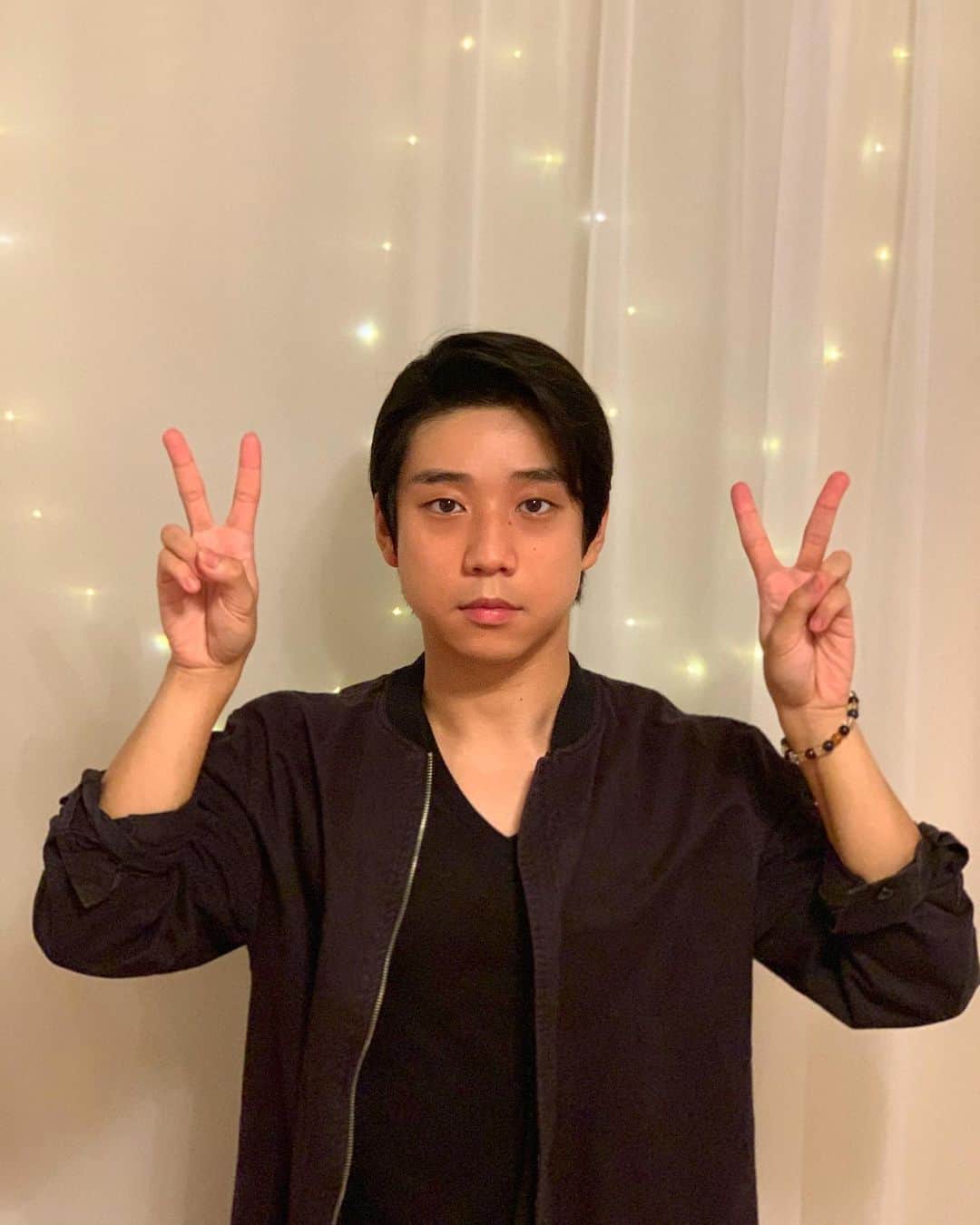 Eden Kaiのインスタグラム：「今日22歳になりました。 シングルをリリースしたり、100日ノンストップで配信したり...沢山学べました✨ 22の年は肉体的にも精神的にも 更にパワーアップして頑張っていきますので、何卒宜しくお願い致します🙇‍♂️ Turned 22 today🙌 Released a single, streamed 100days non stop... it’s been such a learning experience year for me. Aim to be stronger physically & mentally on my 22nd year too😊 #22」