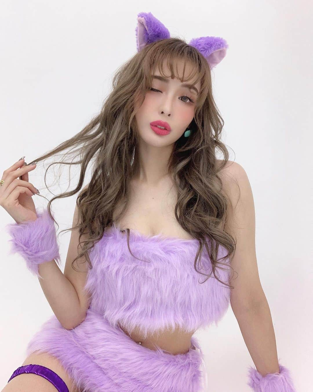 RiRiさんのインスタグラム写真 - (RiRiInstagram)「ニャ💜 @ryuyu_dressshop #cyberjapan #ryuyu_dressshop #halloween #cat #catcostume」9月24日 19時27分 - _ri420