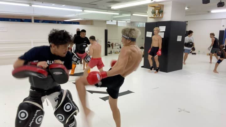 のインスタグラム：「KREST追い込みスタート🔥 ここから１１月３日に向けて ノンストップで追い込む。 絶対勝つ！！ @k1gymsagamiono」