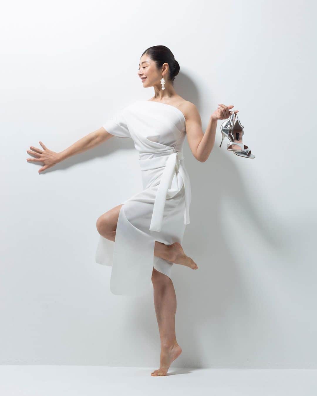 間々田佳子さんのインスタグラム写真 - (間々田佳子Instagram)「私がモデルデビュー？？  先日、ヒール👠の撮影がありました。笑笑  アンジェリーナ  足にフィットし、カラダの一部になってしまうようなとても軽いシューズです。  もともとタンゴを踊るために作られたシューズですが、踊らない皆さんにぜひおススメしたいです。  ピンヒールですが、このヒールで、走ったりジャンプしたりできますよ！  お試しください❣️  #おしゃれ #かわいい  ANGELINA TOKYO http://angelina-tokyo.com  #angelina_tangoshoes   ANGELINA TOKYO http://angelina-tokyo.com  #angelina_tangoshoes #タンゴシューズ #アンジェリーナ」9月24日 20時25分 - yoshiko.mamada