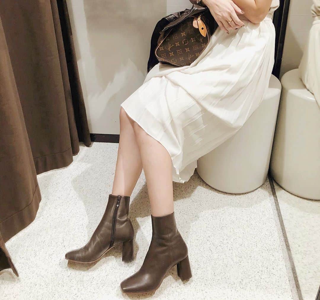 熊谷江里子さんのインスタグラム写真 - (熊谷江里子Instagram)「新しい靴を新調しました👢 スクエアトゥが可愛い❤︎」9月24日 20時34分 - eriko___kumagai