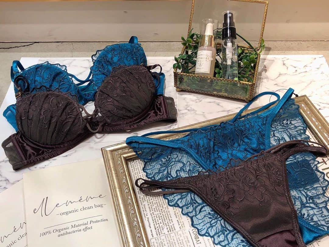 Ravijour札幌4丁目プラザ店のインスタグラム：「#onsale  #ペタルホットリフト のご紹介です✨ 詳しくはブログへ✈  #ラヴィジュール #ravijourstaff  #ravijour_official  #ravijoursapporo」