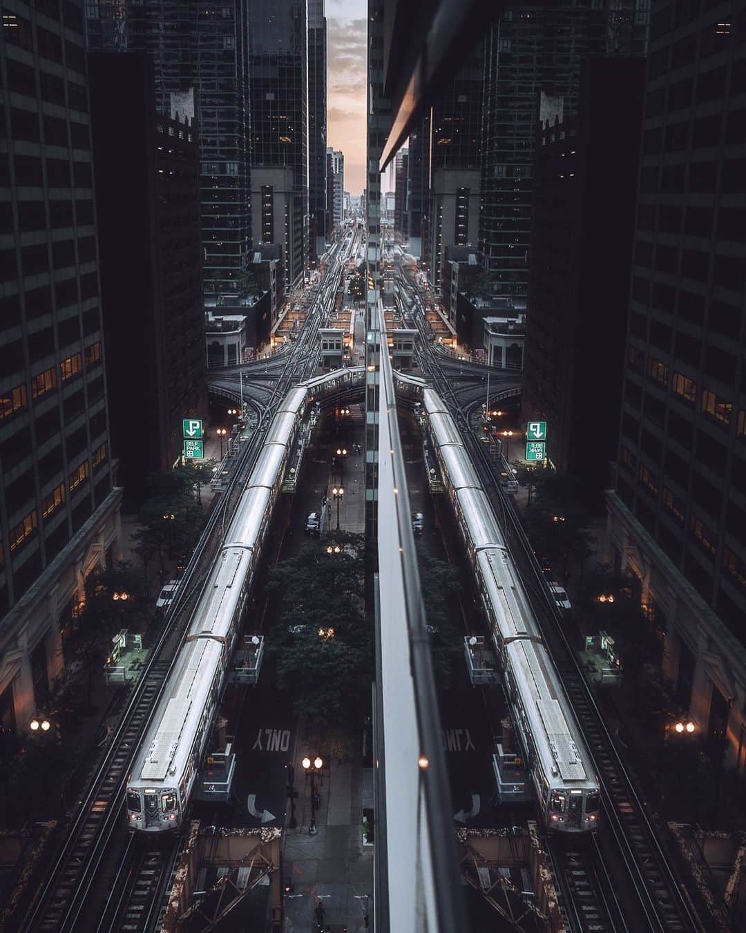 Thomas Kakarekoのインスタグラム：「looped #tb to last summer in Chicago when traveling was still a thing. Gonna be one of my 2021 bucket-list destinations for sure. What are yours?  #chicago」
