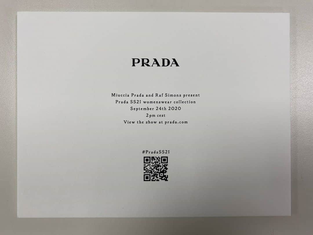チャニョル のインスタグラム：「@Prada #PradaSS21   앞으로 삼십분!!  미우치아프라다와 라프시먼스가 공동으로 크리에이티브 디렉터로 참여한 첫번째 패션쇼🎉 #광고」