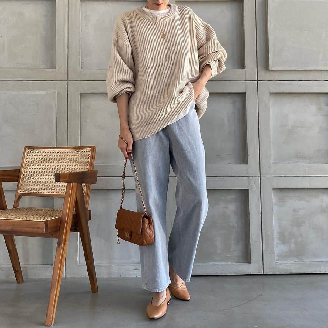 美生のインスタグラム：「🧶×👖﻿ ﻿ ﻿ ﻿ 去年愛用したニットを﻿ 新調しました♡♡﻿ ﻿ やっぱりかわいい…🥳﻿ ﻿ ﻿ 明日一斉発売です✍️♡﻿ ﻿ ﻿ #knit」