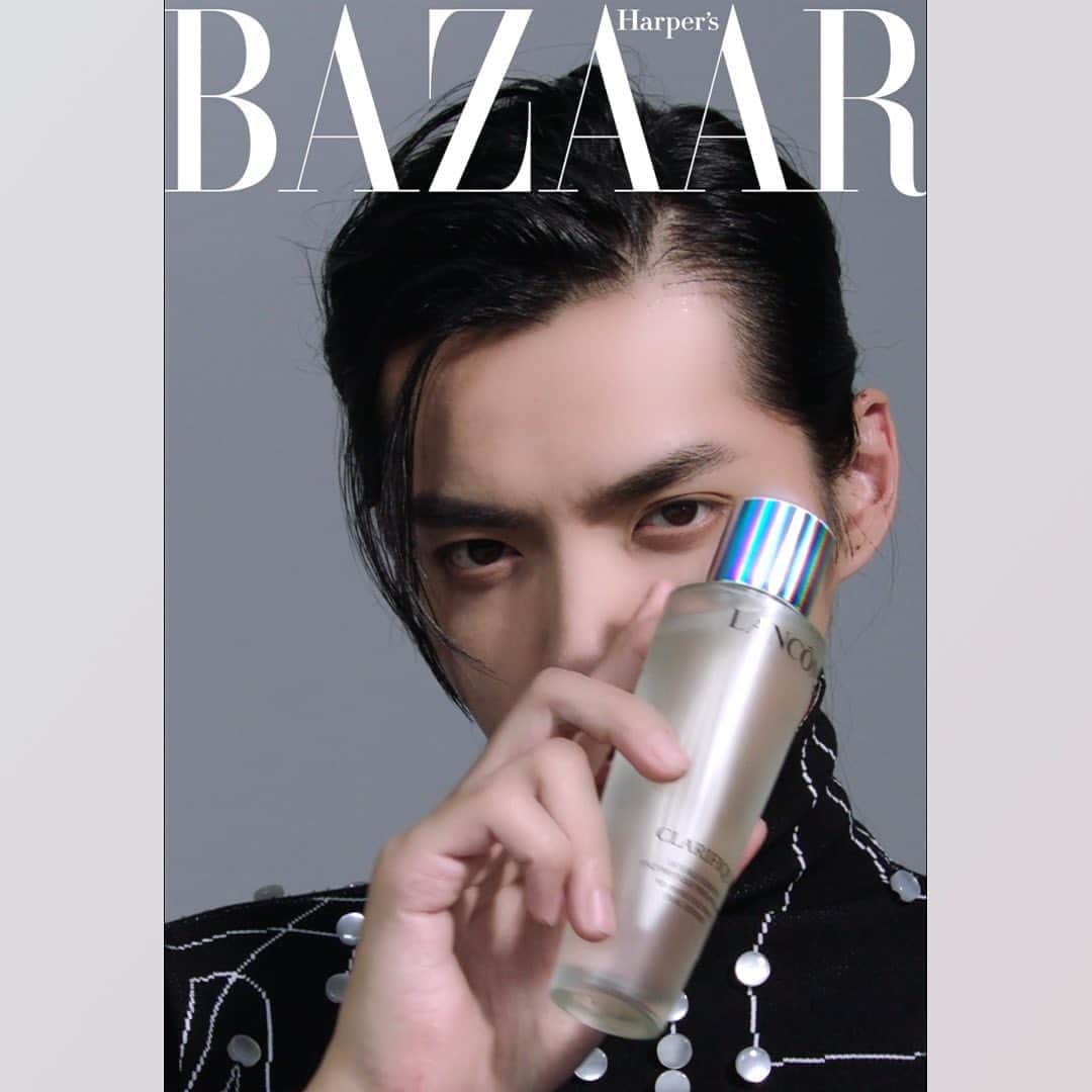 Lancôme Officialさんのインスタグラム写真 - (Lancôme OfficialInstagram)「The cream of the crop skincare is needed when you want your skin to reach its peak like Kris @kriswu. His Lancôme essentials? Clarifique Dual Essence and Advanced Génifique Youth Activating Serum.  @kriswu for @harpersbazaarcn Editor-in-chief: @shasimona  Executive Chief Editor: @weitian25  Director: @tinawong_9 #Lancome #HarpersBazaar #KrisWu」9月24日 20時33分 - lancomeofficial
