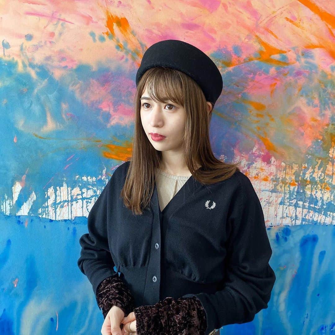 菅野梓のインスタグラム：「. 🕊💌 . #raybeams #fredperry #rbs  .」