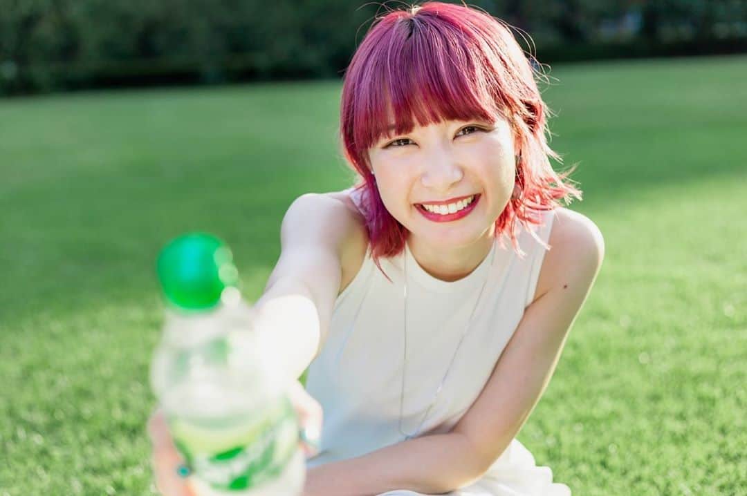 SHIORIさんのインスタグラム写真 - (SHIORIInstagram)「. pink&green . model: @miss_keioygm193  . #memories_with_mizuki📸 . #pinkhair #sprite」9月24日 20時49分 - sh_photo27