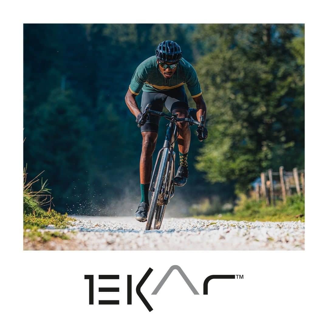 カンパニョーロさんのインスタグラム写真 - (カンパニョーロInstagram)「Introducing Ekar 1X13 Speed - Designed from the ground up to give you the very best performance, riding experience and reliability for gravel, all-road and endurance riding.  Visit the link in our bio to learn more.  #Ekar #BornBeforeRoads #Campagnolo #Gravel」9月24日 21時01分 - campagnolosrl
