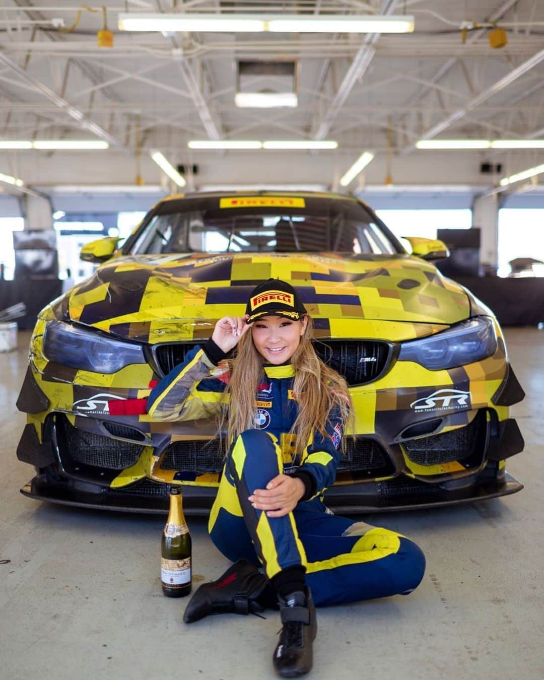 CarsWithoutLimitsさんのインスタグラム写真 - (CarsWithoutLimitsInstagram)「Our friend @samanthaatan is probably the best race driver that we know.  Check out her page to see why @samanthatanracing #38 ST Racing BMW M4 GT4 #carswithoutlimits #bmw #m4 #gt4」9月24日 21時34分 - carswithoutlimits