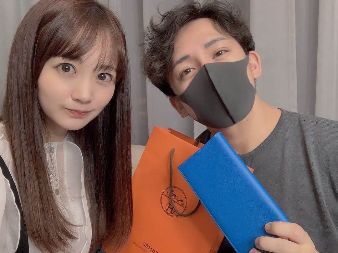 カブキンのインスタグラム：「ヨメショーにお財布貰った😌 嬉しいです。 コメントください。  #hermes  #エルメス  #婚活 #婚活YouTuber  #結婚相談所  #100日婚プロジェクト   @shoko_hamada」