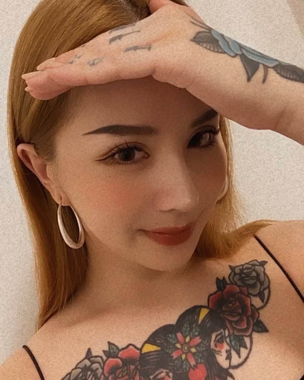 のインスタグラム：「新接的睫毛超喜歡啦🤎🤎」
