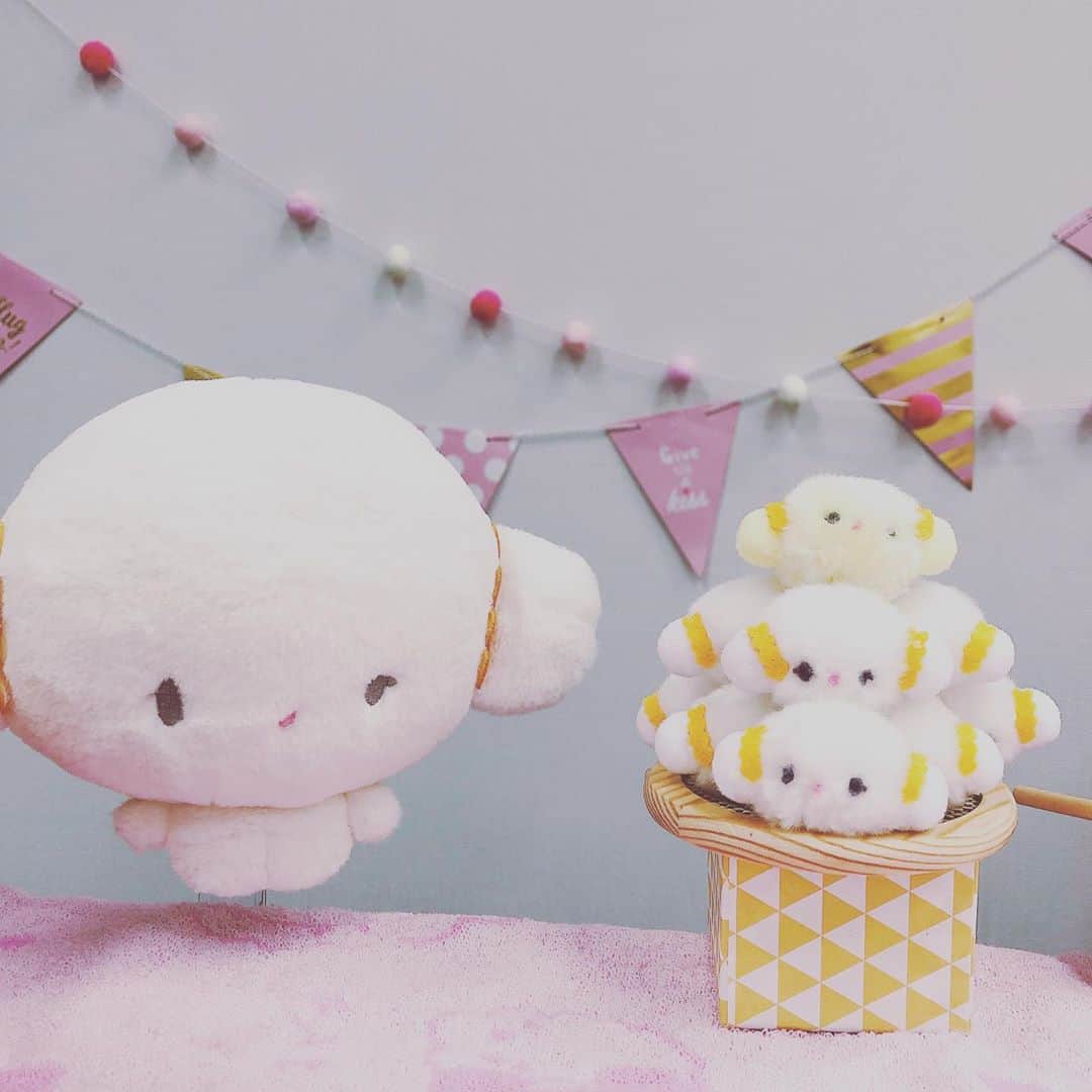 こぎみゅん（サンリオ）のインスタグラム：「LINELIVE見てくれたみんな、ありがとうみゅん･･♡ 10月の配信もみてほしいみゅん♪  #サンリオ #キャラクター #小麦粉の妖精 #こぎみゅん #sanrio #character #cogimyun #お月見 #お団子 #LINELIVE」