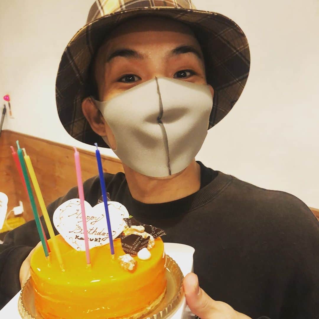Kazuki Hamamotoのインスタグラム：「たくさんのメッセージありがとうございます！！ 普段と相変わらずな1日でしたが、みなさんのメッセージや、仲間、家族からのお祝いで、誕生日だと実感できました^_^笑 これからもよろしくお願い致します💪」