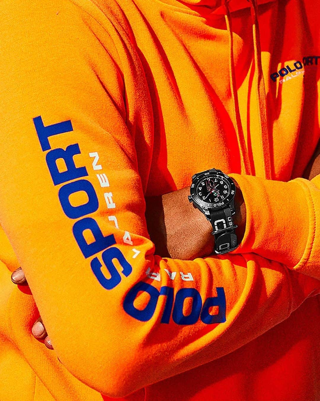 Polo Ralph Laurenさんのインスタグラム写真 - (Polo Ralph LaurenInstagram)「The defining details of #ThePoloWatch Collection.   In sandblasted matte black, the Polo Sport Watch Black Dial showcases a 3D printed Polo Player with luminescent numbers, a lacquered dial, an anodized aluminum ring, and a stainless-steel bezel. The interchangeable strap is inspired by the iconic #PoloSport collections from the ’90s.  Discover more styles from the new collection via the link in bio.   #PoloRalphLauren」9月24日 22時00分 - poloralphlauren