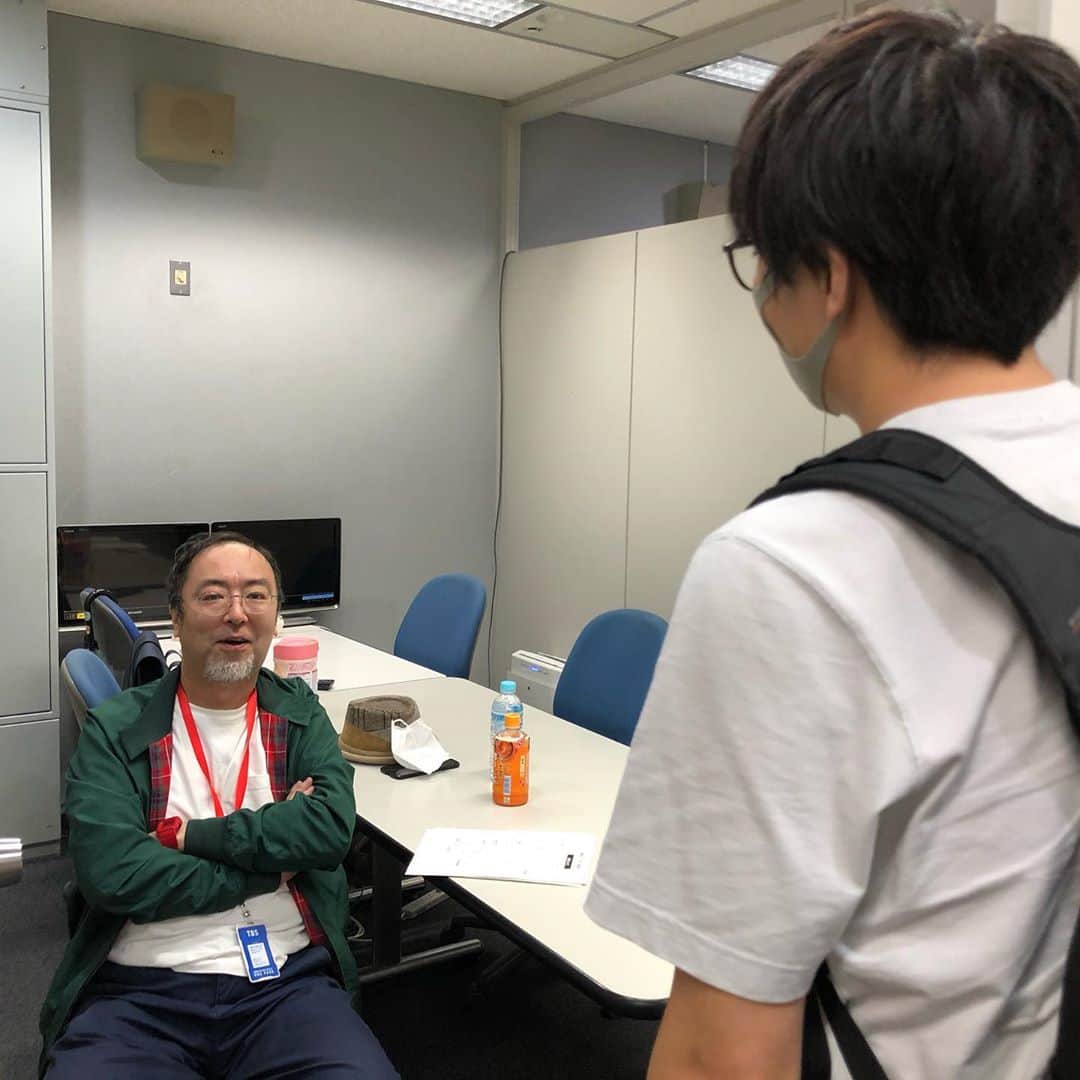 TBSラジオ「たまむすび」さんのインスタグラム写真 - (TBSラジオ「たまむすび」Instagram)「＼木曜のハイライト／  木曜ACTION最終回😭 隣のスタジオに突撃した赤江さん💫  最終回のゲストは、ブルボン小林さん（長嶋有さん）でした📚  噛み合いそうでやっぱ噛み合わない🤔木曜の掛け合いも今日で最後‼️今度は「おもしろい大人」ゲストとして是非、お越し下さいね🙇‍♀️🙇‍♀️  #tama954 #たまむすび  #赤江珠緒 #土屋礼央 #長嶋有 #ブルボン小林 #礼央さんとご対面 #action954 #羽田圭介 #幸坂理加  #明日もアクション #羽田さん本当に毎週アクションしてたよね #tbsラジオ #ラッキーブーナタイム #ブーナ」9月24日 22時05分 - tamamusubi905954
