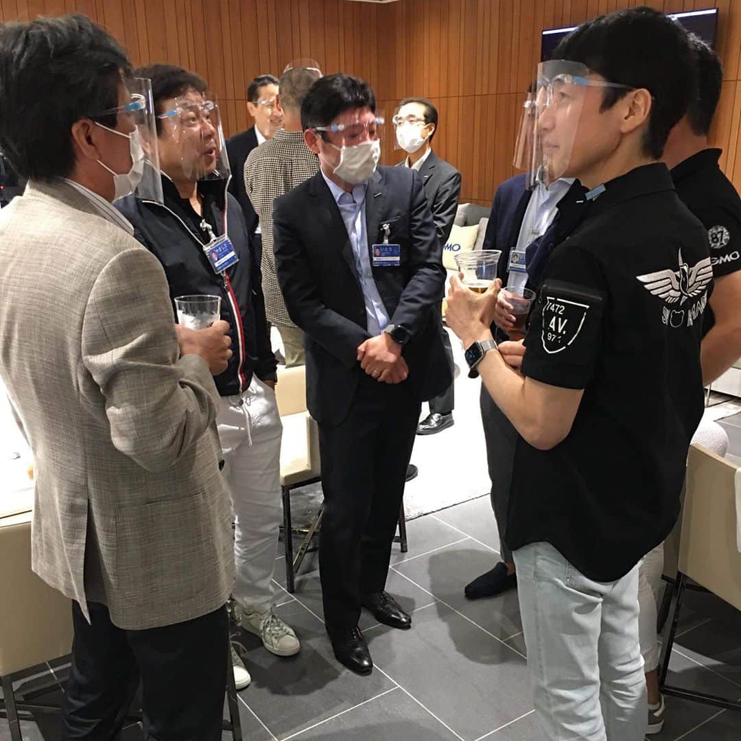 熊谷正寿さんのインスタグラム写真 - (熊谷正寿Instagram)「恒例の役員誕生会を開催。Face2Faceは数ヶ月ぶり。  コロナ第3波に備えて「コニュニケーションの貯金」をしました。  みんな生まれてきてくれてありがとう。  #GMOインターネット  #gmoインターネットグループ」9月24日 22時19分 - masatoshi_kumagai