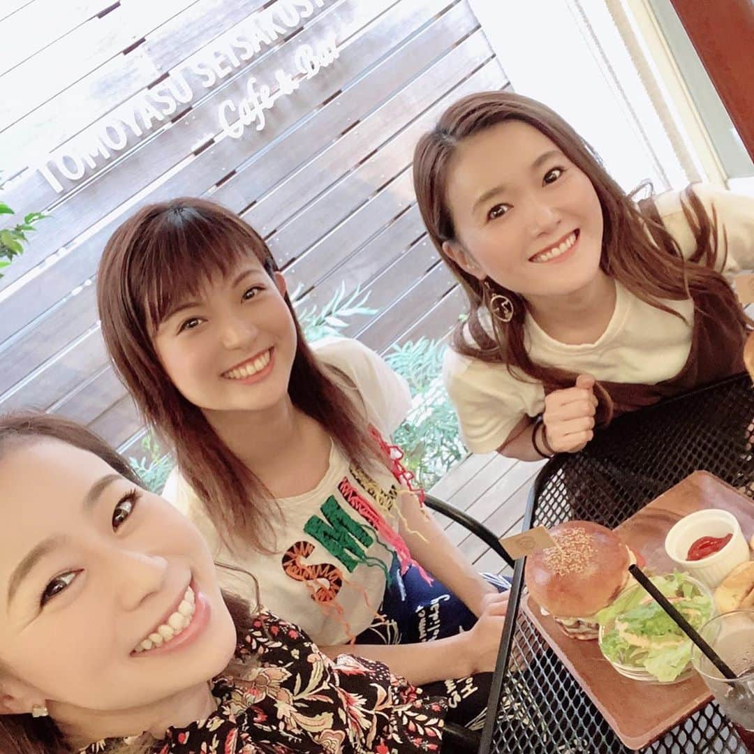 妃乃あんじさんのインスタグラム写真 - (妃乃あんじInstagram)「ひっさびさにこのメンバーで集まれた♡ 最後になりきりやってからコロナでもう半年も会えてなかった。 この人たちとはずっと笑ってられる…  #真愛涼歌 ちゃん　#煌海ルイセ　ちゃん　#地元でランチ　#友安製作所カフェ」9月24日 22時26分 - ange_hino