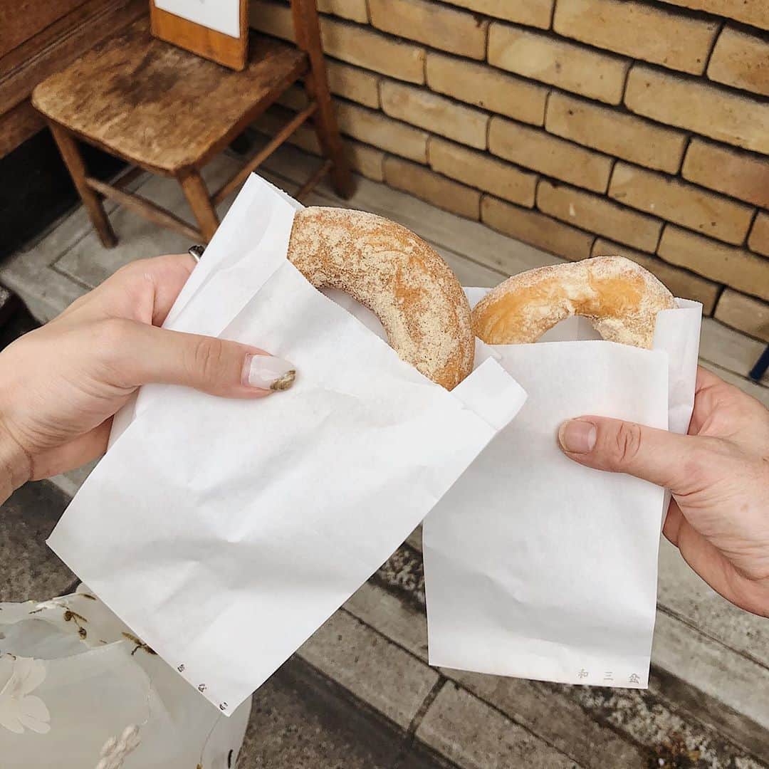 のインスタグラム：「カリふわ☺️ #ひつじドーナツ  #並んでた #🍩 #京都カフェ  #中京区カフェ #こばランチ #instafood #instadaily  #l4l」