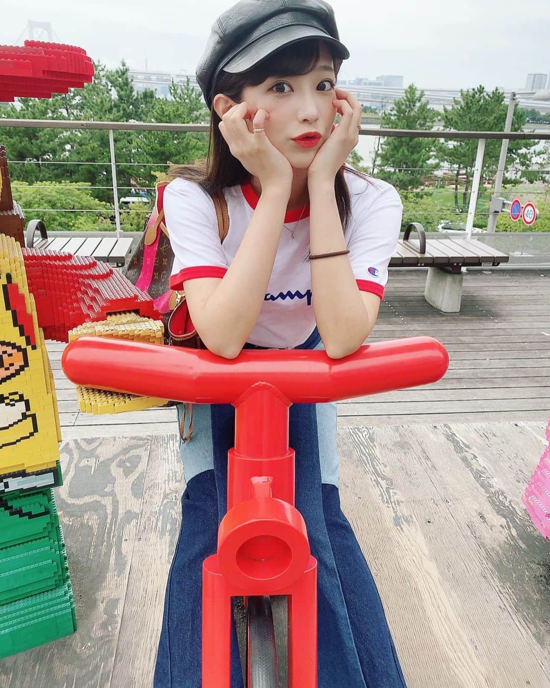 ミクのインスタグラム：「. . 🚲 . . 　#fashion #casualfashion #champion #casquette #ootd #powerstone #diamond」