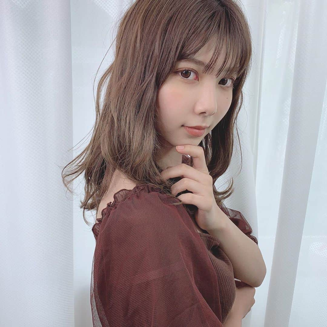 山﨑愛麻さんのインスタグラム写真 - (山﨑愛麻Instagram)「皆さんこんばんは🍋  最近左側を向いてる写真ばかり だったので右側も🌿 右側と左側で印象が変わることを 写真に撮られて気づきました😳 面白いですよね😳  #えまにぽちっとな 寝る前にお願いします💫 ↓このサイトをコピーして入るか、インスタのプロフィールからサイトに入れます⚡️ https://misscolle.com/kokugakuin2020/profile/2  #國學院大學 #ミスコン2020#ミスコンテスト #ミス國學院  #ミスキャンパス #ミスキャン  #山崎愛麻  #えまにぽちっとな #サロンモデル #サロンモデル依頼受付中 #撮影」9月24日 22時41分 - ema_yamazaki