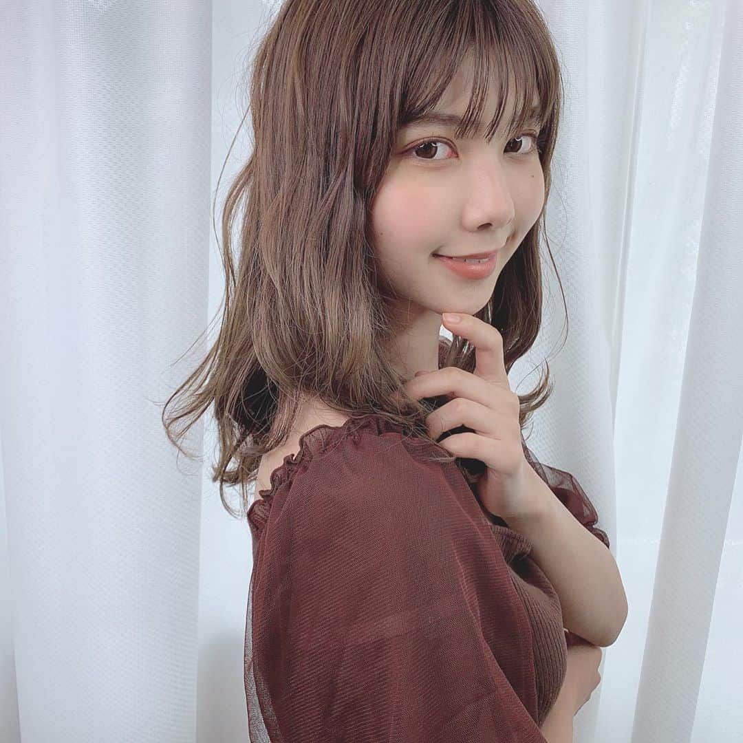 山﨑愛麻さんのインスタグラム写真 - (山﨑愛麻Instagram)「皆さんこんばんは🍋  最近左側を向いてる写真ばかり だったので右側も🌿 右側と左側で印象が変わることを 写真に撮られて気づきました😳 面白いですよね😳  #えまにぽちっとな 寝る前にお願いします💫 ↓このサイトをコピーして入るか、インスタのプロフィールからサイトに入れます⚡️ https://misscolle.com/kokugakuin2020/profile/2  #國學院大學 #ミスコン2020#ミスコンテスト #ミス國學院  #ミスキャンパス #ミスキャン  #山崎愛麻  #えまにぽちっとな #サロンモデル #サロンモデル依頼受付中 #撮影」9月24日 22時41分 - ema_yamazaki