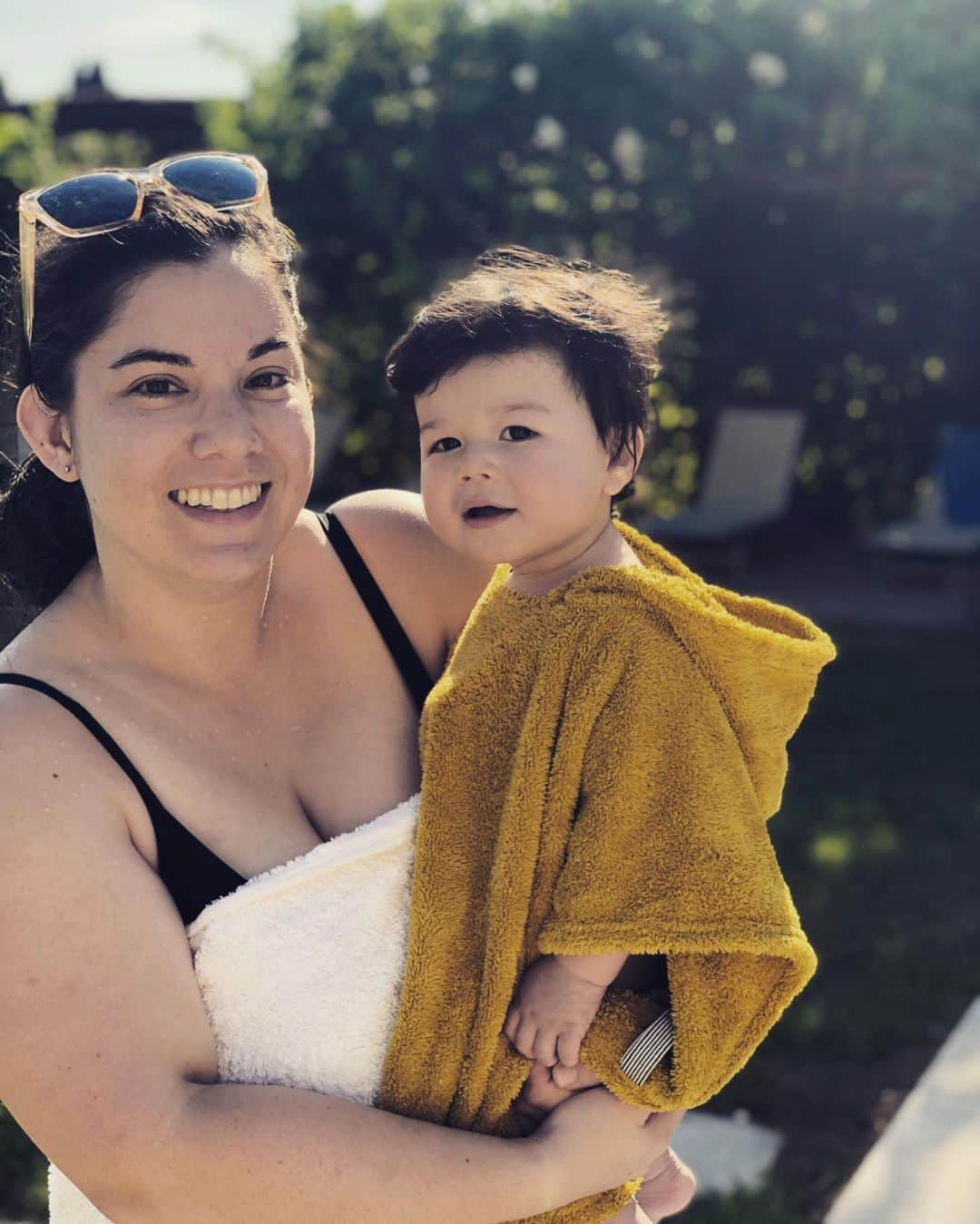 ミシェル・ブランチのインスタグラム：「It’s #nationalnannyrecognitionweek and I can’t let it go by without shining a light on our incredible nanny @uhleesuhsees Planes, trains, tour buses, automobiles-not to mention, letting Rhys do all the fun boy stuff that I’m too protective and nervous to let him do. She helps make our world go ‘round. We love you, Alisa! We are so lucky to have you in our lives ❤️」