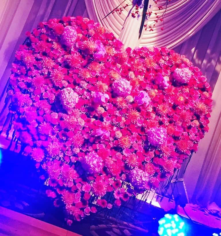 宮内 孝之 花飾人 花の妖精さんのインスタグラム写真 - (宮内 孝之 花飾人 花の妖精Instagram)「『Flower lovely』 空間装飾 花の妖精がやってきますように❗️ ワクワク😊して下さい 本日は京都祇園ホテル装飾 打ち合わせ😊😊😊  "Flower lovely"  Space decoration  May the flower fairy come ❗️  Exciting 😊  Today is Kyoto Gion Hotel decoration  Meeting 😊😊😊  https://www.takayukimiyauchi.com/  #花　#おはな　#お花　#いけばな #花風水鑑定　#ブライダル　#京都 #花風水　#花屋　#華道家 #花のある暮らし　#花のある生活　#花好き　#花好きな人と繋がりたい　#花のある風景　#フラワーアレンジメント  #flower #flowers #flowerstagram  #宮内流花風水 #神社　#花空間装飾」9月24日 22時48分 - miyauchi_takayuki_flowers