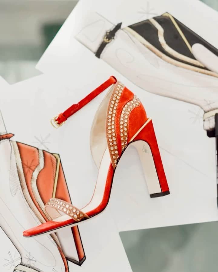 Nataly Osmannのインスタグラム：「Great news!  Finally, I'm happy to announce that my #NatalyXPollini capsule shoes collection is now available at Pollini Boutiques and online! Together with @pollini , we created five incredibly beautiful shoes models in different colors. Shoes are one of those things which can change not only your feeling but everything in your life! Girls should understand me! 😊 We made this collection with big love, and I'm so happy to share this news with you ❤️ I will continue to talk about different models from my collection, follow the details!  Важная новость!  Рада сообщить, что мою капсульную коллекцию обуви #NatalyXPollini наконец-то можно купить!  Совместно с @pollini мы создали пять невероятно красивых моделей в разных цветах. Девочки меня поймут: обувь — это одна из тех вещей, которые могут поменять не просто твоё настроение, но и твою жизнь! 😊 Мы делали эту обувную коллекцию с большой любовью, и она уже доступна в магазинах Pollini по всему миру, а также онлайн. Буду и дальше рассказывать о разных моделях из моей коллекции, следите за подробностями!」