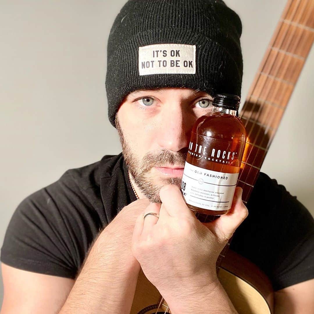 コリン・ドネルのインスタグラム：「‘Chaos + Cocktails’ will be available wherever you get your music at midnight. We hope you find some good in the music. Be safe, wear a mask, check in on your friends and family, support a cause, be empathetic, use your voice, vote and always remember YOU ARE NOT ALONE. • Track 1 is called “Old Fashioned” • #newmusic #songwriters #quarantunes #cocktailoftheday #indie #ChaosandCocktails #listen #spotify #itunes #selfportrait #comingsoon #youarenotalone #itsokaynottobeokay」